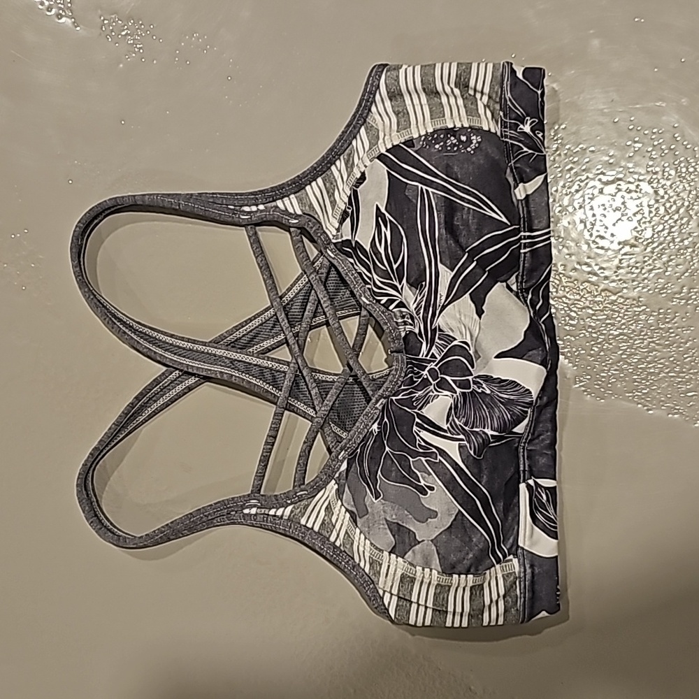 Athleta Sports bra, size M